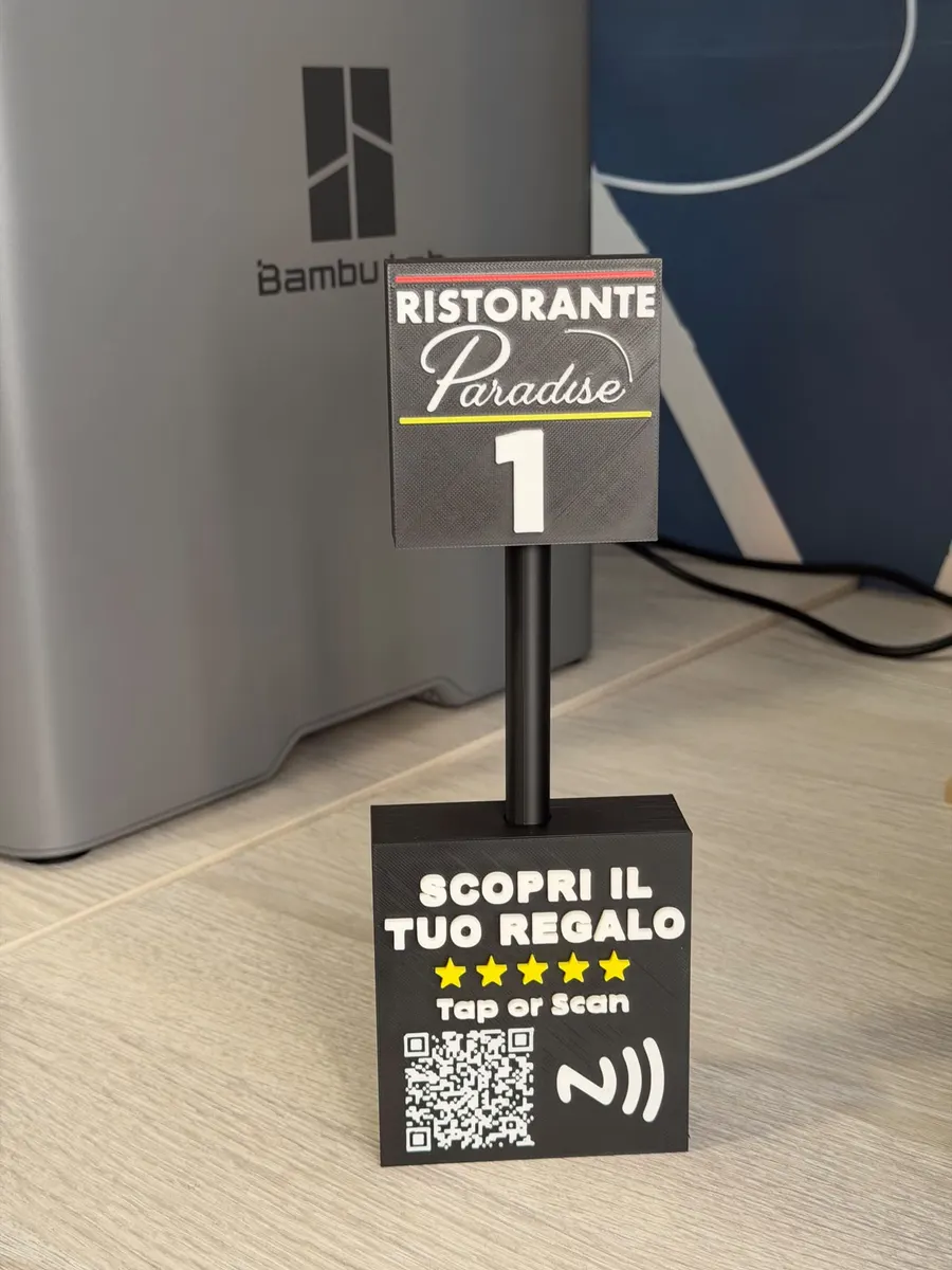 Segnaposto numerato da tavolo per ristorazione: tap or scan.